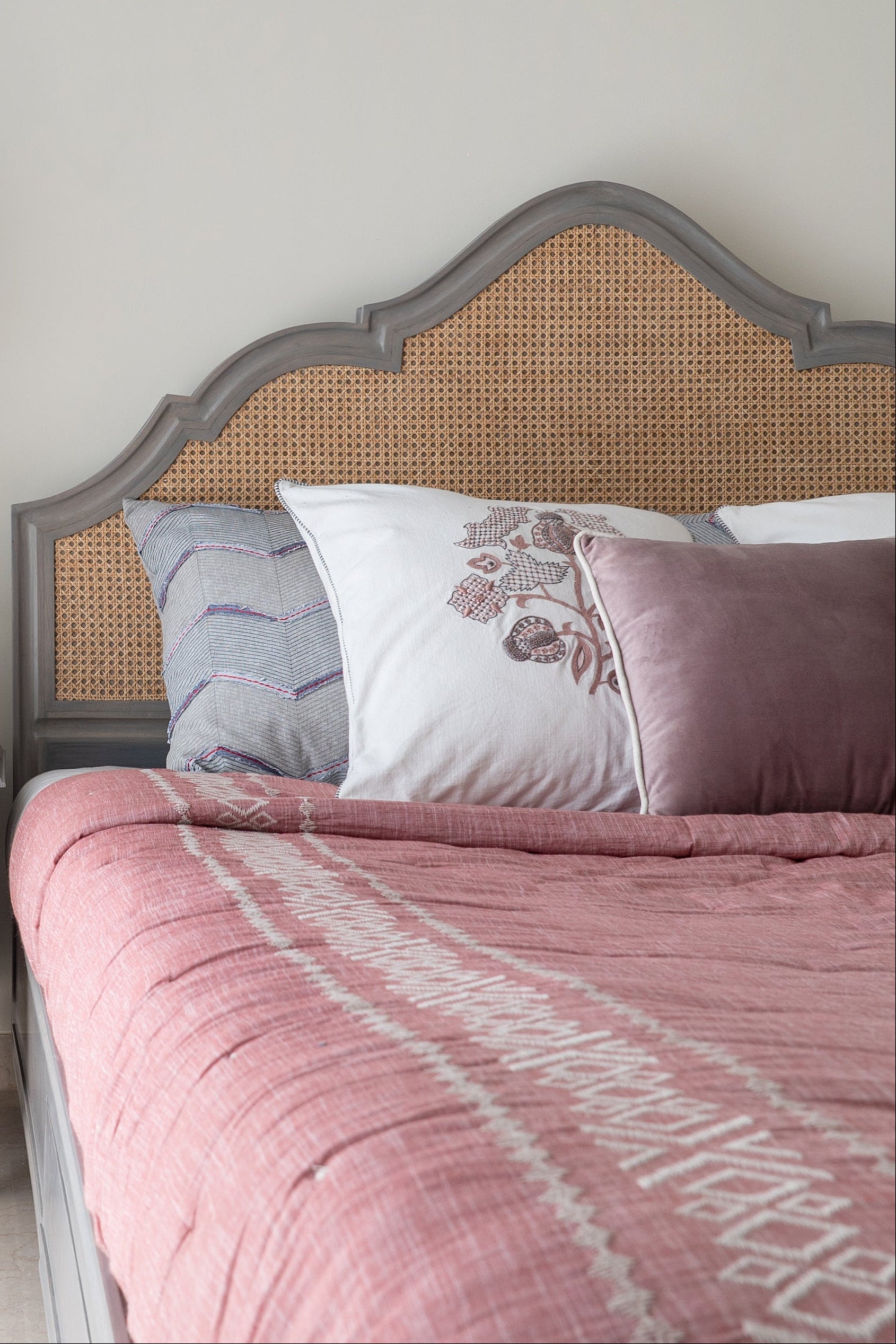 Conoor Bed