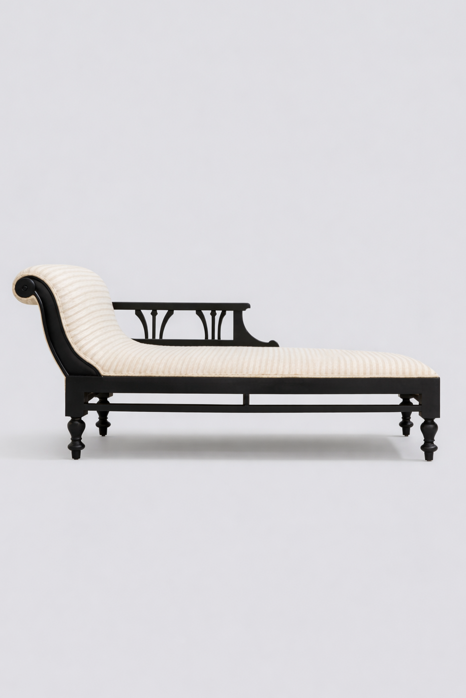 Maya Daybed