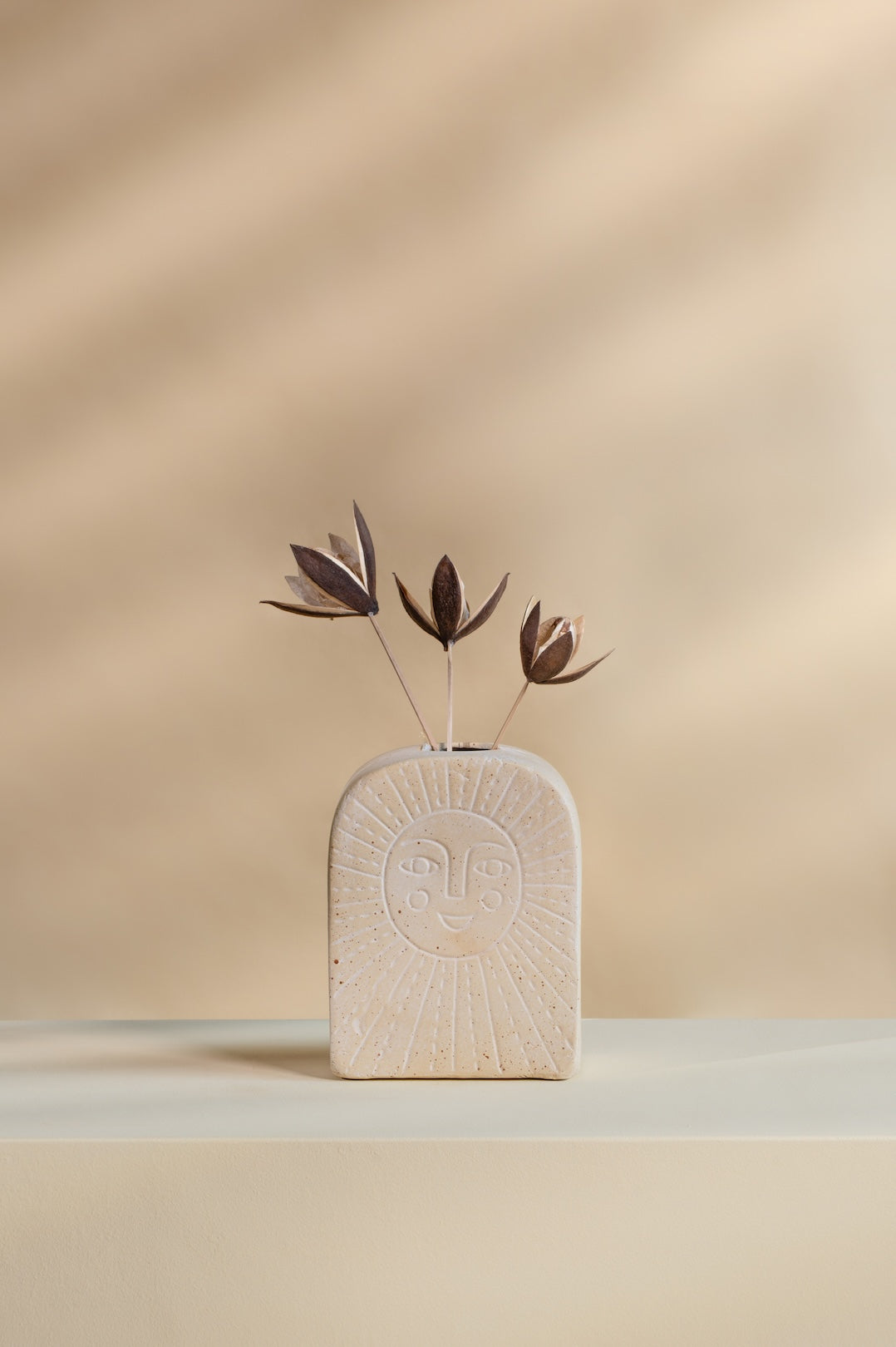 Leo Vase