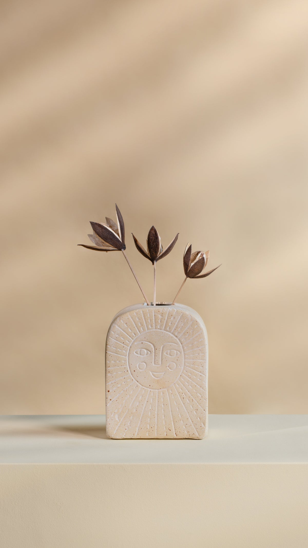 Leo Vase